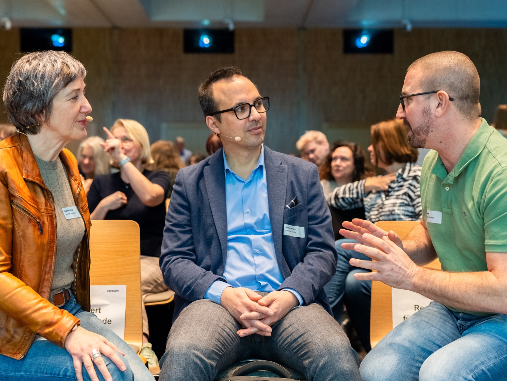 Teilnehmende am Careum Forum 2026 diskutieren zum Thema KI in der Gesundheitsversorgung